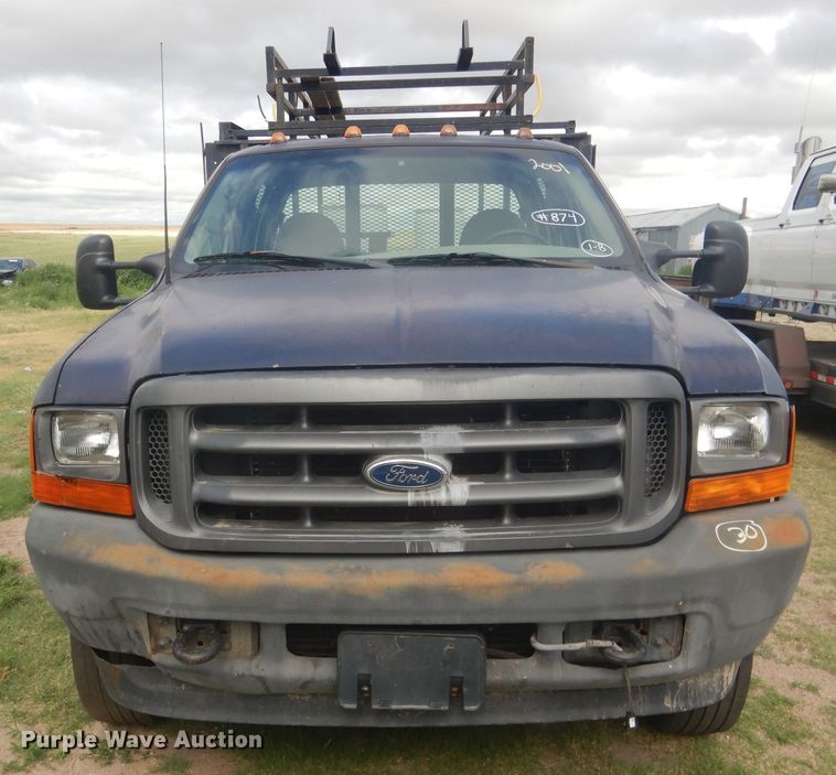 image for item FI9140 2001 Ford F450 Super Duty  Crew Cab flatbed truck