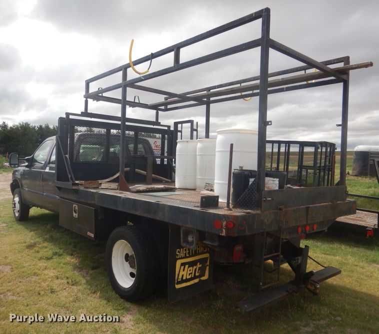 image for item FI9140 2001 Ford F450 Super Duty  Crew Cab flatbed truck