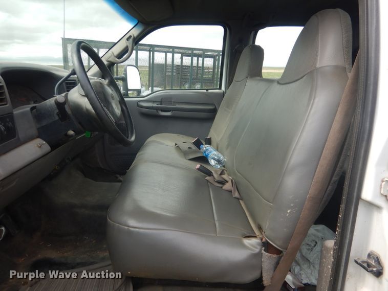 image for item FI9140 2001 Ford F450 Super Duty  Crew Cab flatbed truck