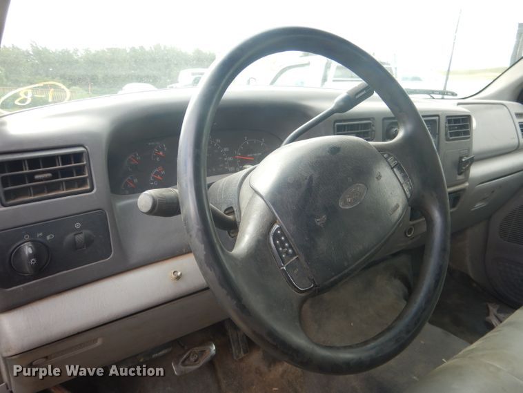 image for item FI9140 2001 Ford F450 Super Duty  Crew Cab flatbed truck