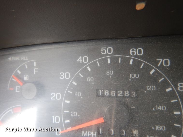 image for item FI9140 2001 Ford F450 Super Duty  Crew Cab flatbed truck