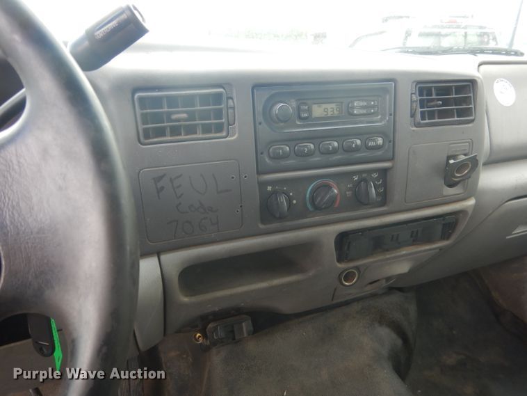 image for item FI9140 2001 Ford F450 Super Duty  Crew Cab flatbed truck