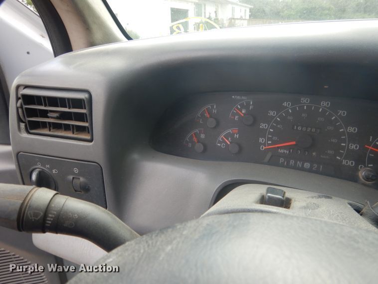 image for item FI9140 2001 Ford F450 Super Duty  Crew Cab flatbed truck