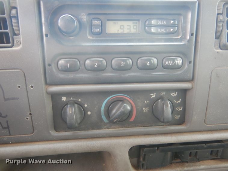 image for item FI9140 2001 Ford F450 Super Duty  Crew Cab flatbed truck