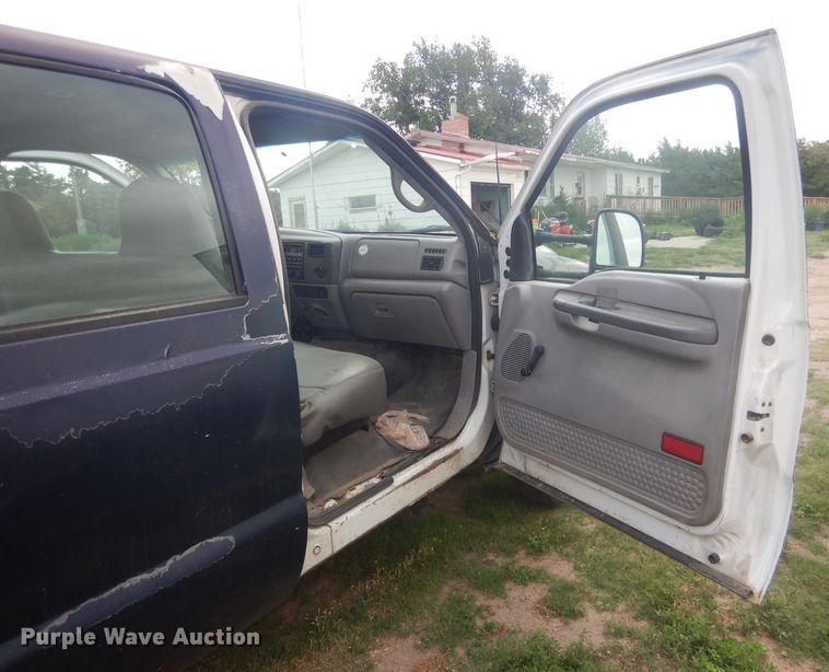 image for item FI9140 2001 Ford F450 Super Duty  Crew Cab flatbed truck