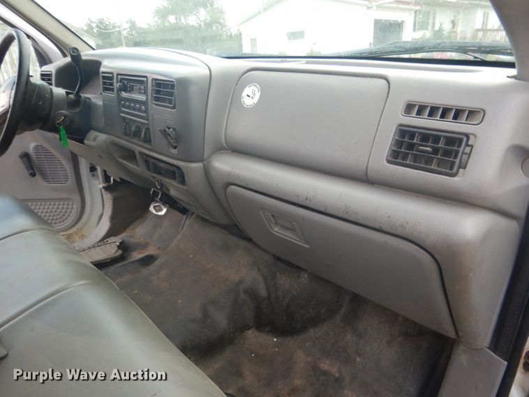 image for item FI9140 2001 Ford F450 Super Duty  Crew Cab flatbed truck