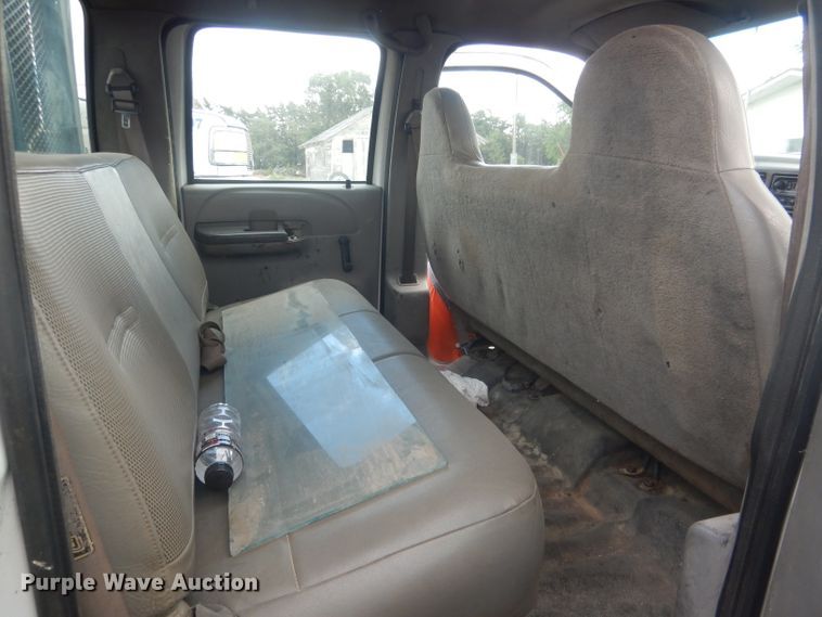 image for item FI9140 2001 Ford F450 Super Duty  Crew Cab flatbed truck