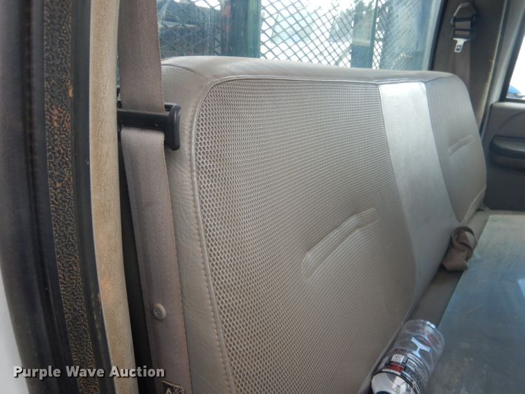 image for item FI9140 2001 Ford F450 Super Duty  Crew Cab flatbed truck