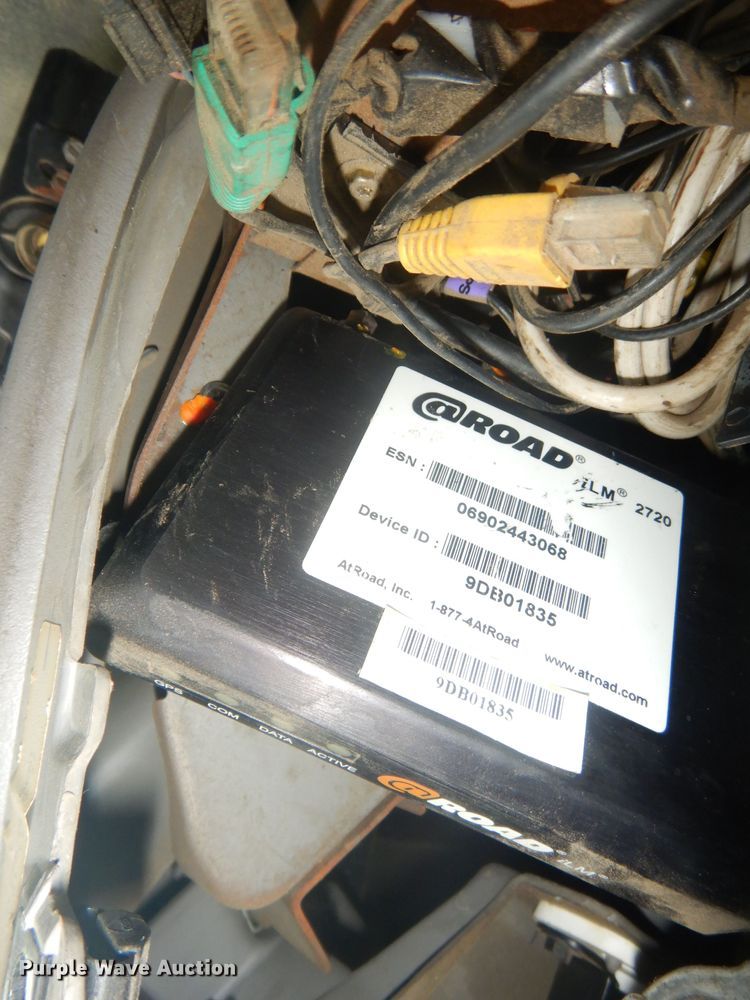 image for item FI9140 2001 Ford F450 Super Duty  Crew Cab flatbed truck