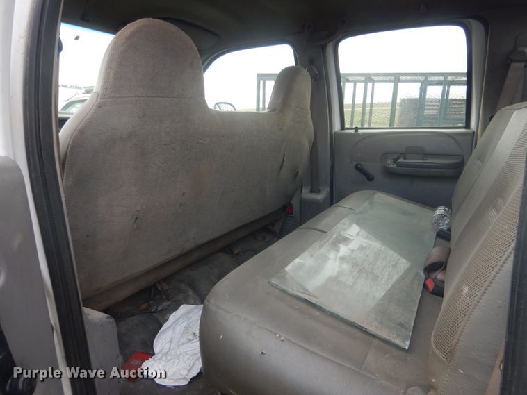 image for item FI9140 2001 Ford F450 Super Duty  Crew Cab flatbed truck