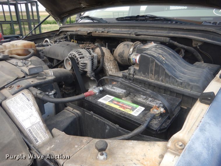 image for item FI9140 2001 Ford F450 Super Duty  Crew Cab flatbed truck