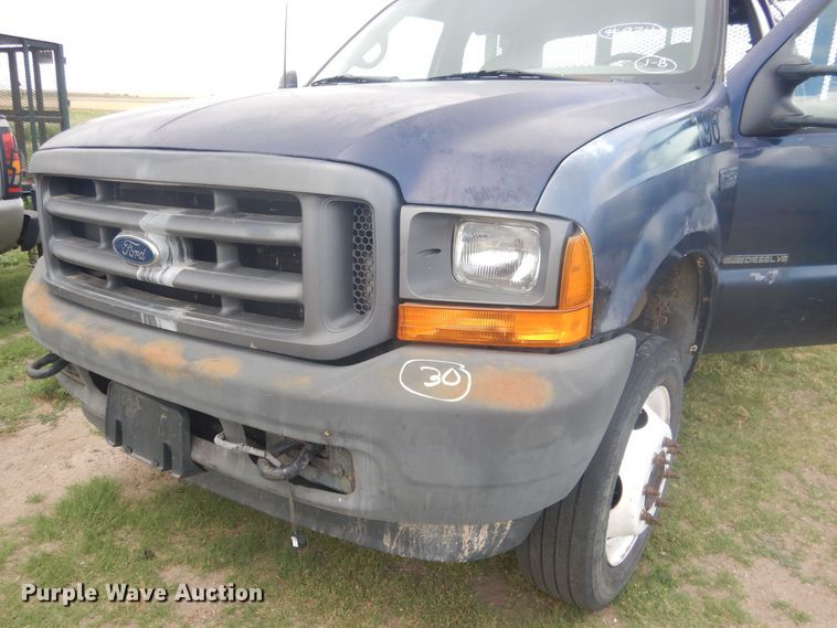 image for item FI9140 2001 Ford F450 Super Duty  Crew Cab flatbed truck