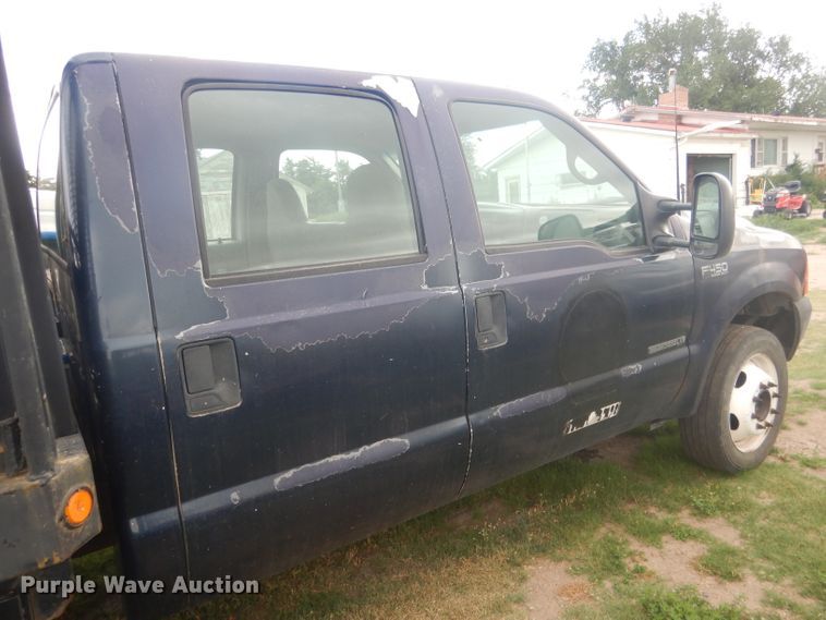 image for item FI9140 2001 Ford F450 Super Duty  Crew Cab flatbed truck