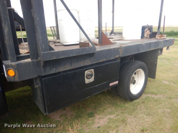 image for item FI9140 2001 Ford F450 Super Duty  Crew Cab flatbed truck