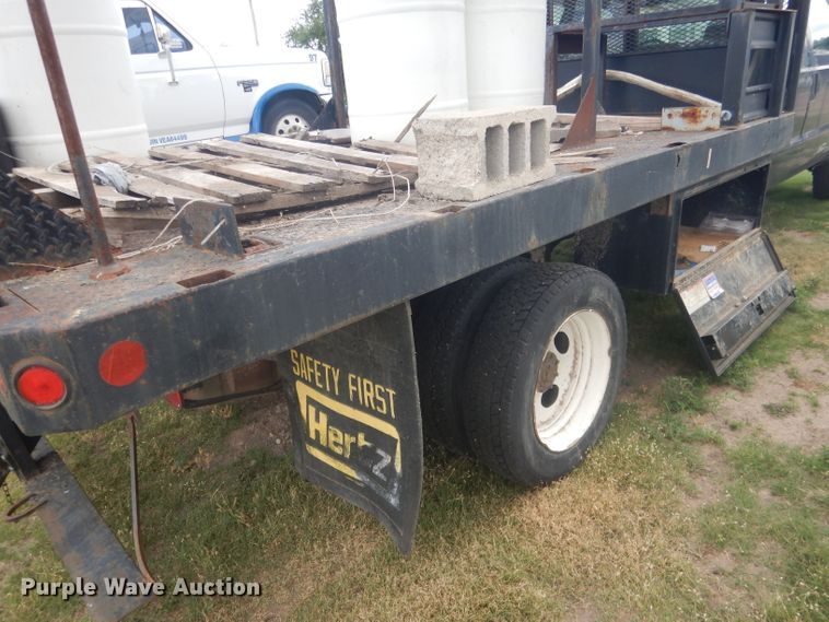 image for item FI9140 2001 Ford F450 Super Duty  Crew Cab flatbed truck