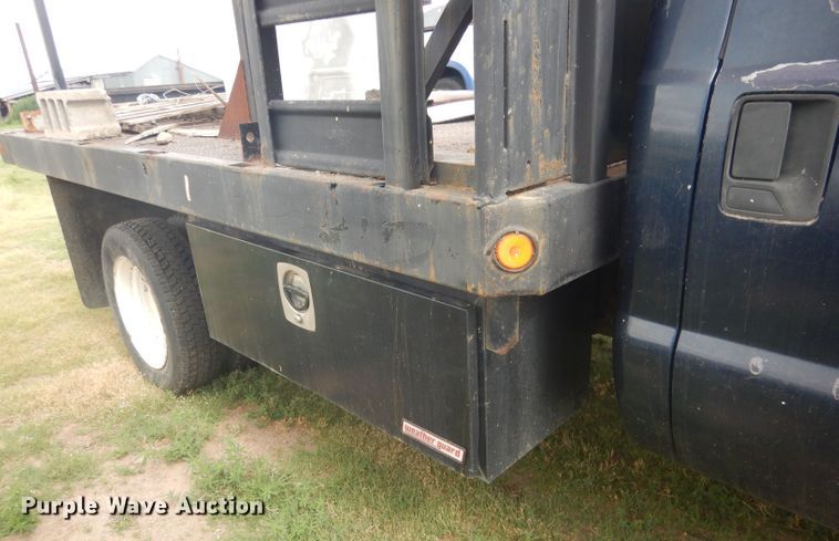 image for item FI9140 2001 Ford F450 Super Duty  Crew Cab flatbed truck