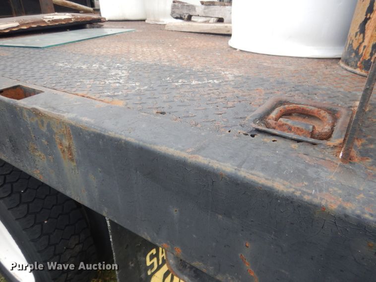 image for item FI9140 2001 Ford F450 Super Duty  Crew Cab flatbed truck