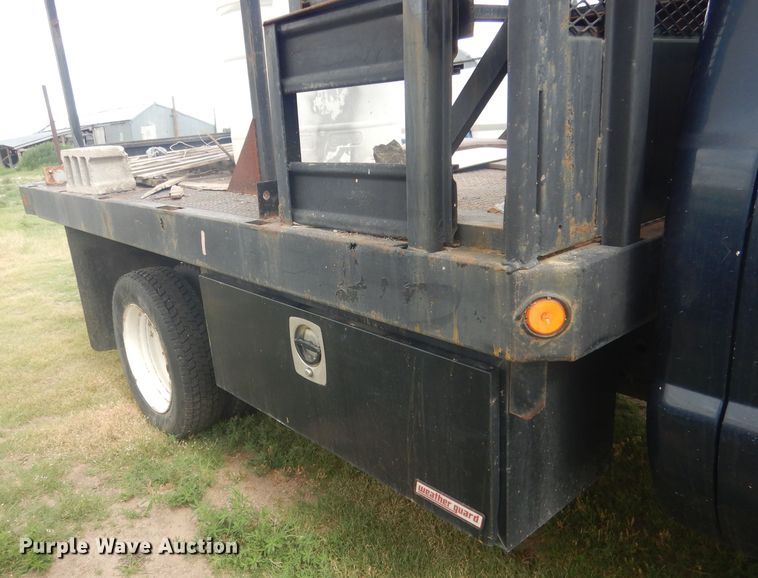 image for item FI9140 2001 Ford F450 Super Duty  Crew Cab flatbed truck