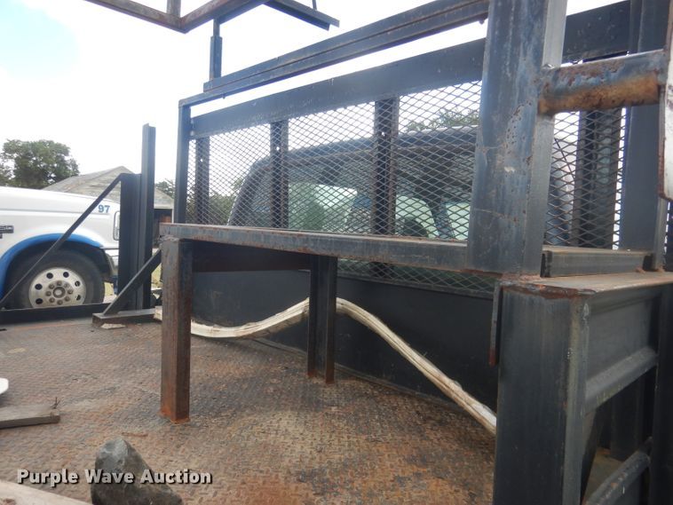 image for item FI9140 2001 Ford F450 Super Duty  Crew Cab flatbed truck