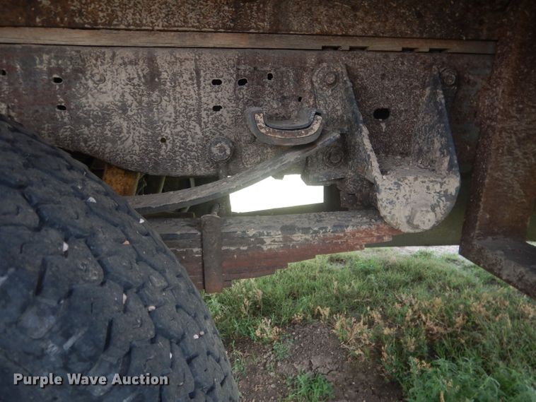 image for item FI9140 2001 Ford F450 Super Duty  Crew Cab flatbed truck