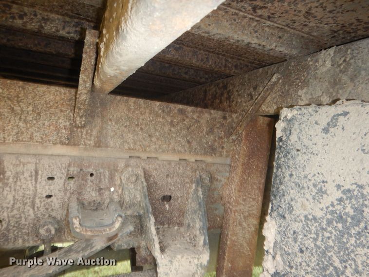 image for item FI9140 2001 Ford F450 Super Duty  Crew Cab flatbed truck