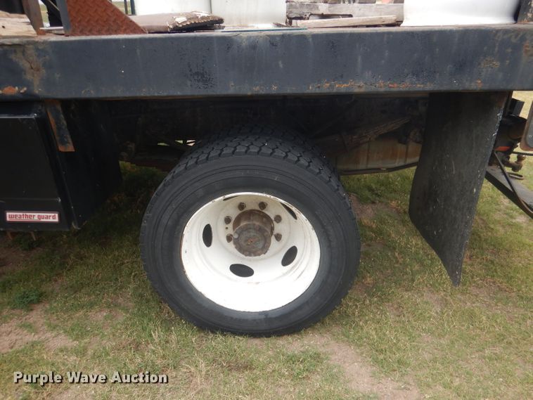 image for item FI9140 2001 Ford F450 Super Duty  Crew Cab flatbed truck