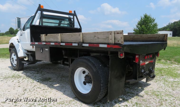 image for item FP9328 2000 Ford F750 Super Duty  flatbed truck