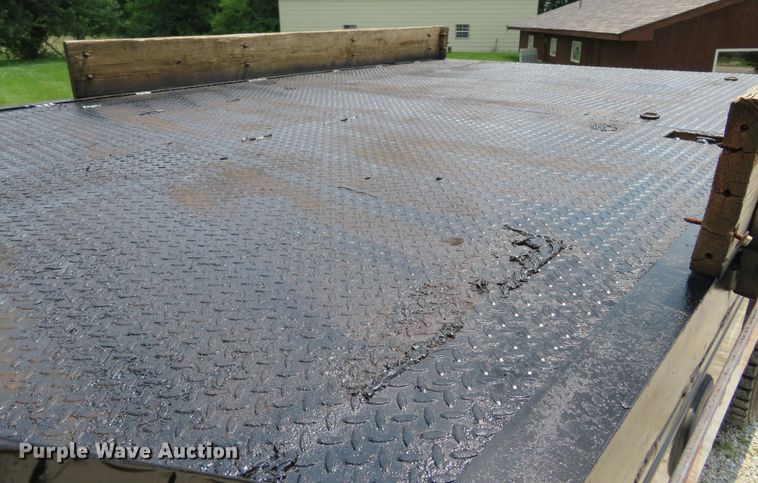 image for item FP9328 2000 Ford F750 Super Duty  flatbed truck