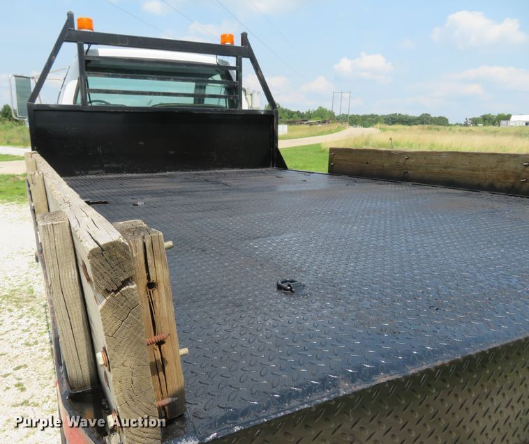 image for item FP9328 2000 Ford F750 Super Duty  flatbed truck