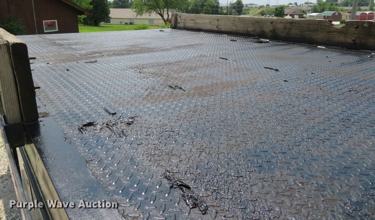 image for item FP9328 2000 Ford F750 Super Duty  flatbed truck