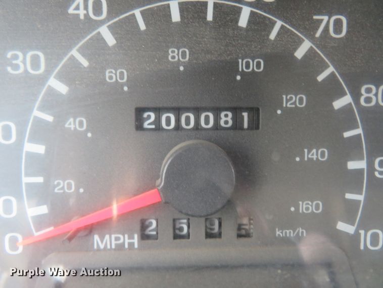 image for item FP9328 2000 Ford F750 Super Duty  flatbed truck