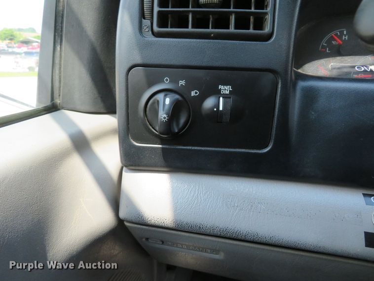 image for item FP9328 2000 Ford F750 Super Duty  flatbed truck