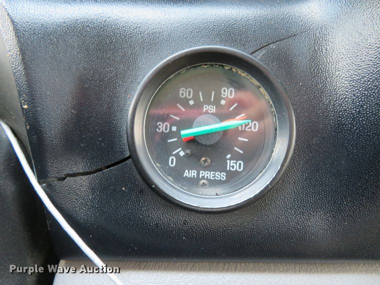 image for item FP9328 2000 Ford F750 Super Duty  flatbed truck