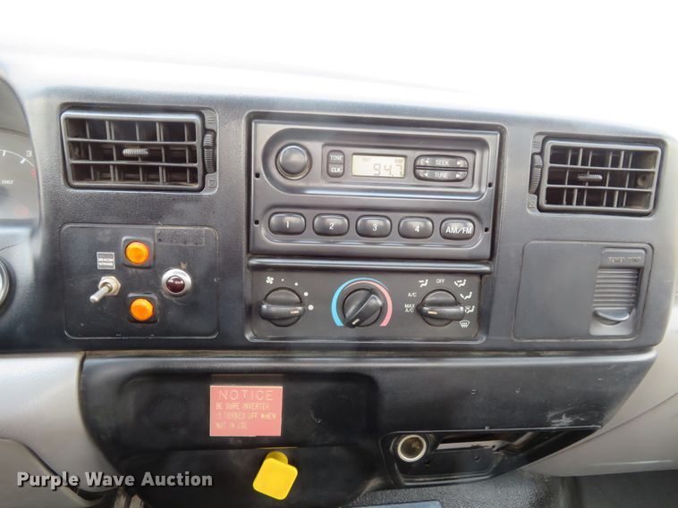 image for item FP9328 2000 Ford F750 Super Duty  flatbed truck