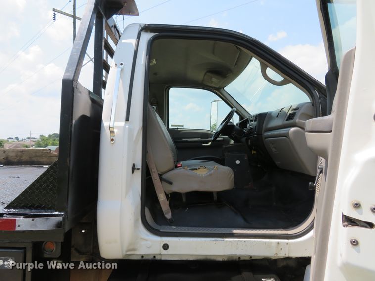 image for item FP9328 2000 Ford F750 Super Duty  flatbed truck