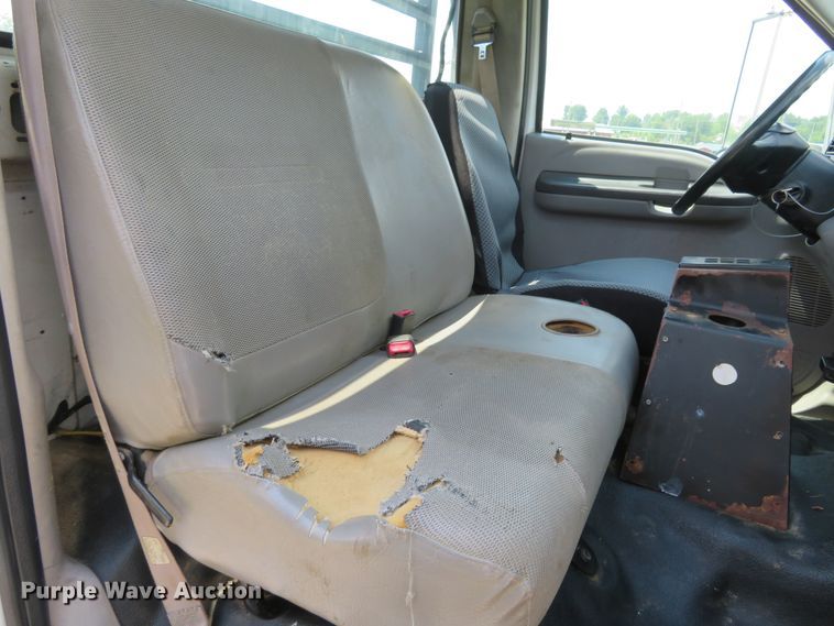 image for item FP9328 2000 Ford F750 Super Duty  flatbed truck