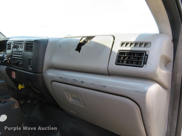 image for item FP9328 2000 Ford F750 Super Duty  flatbed truck