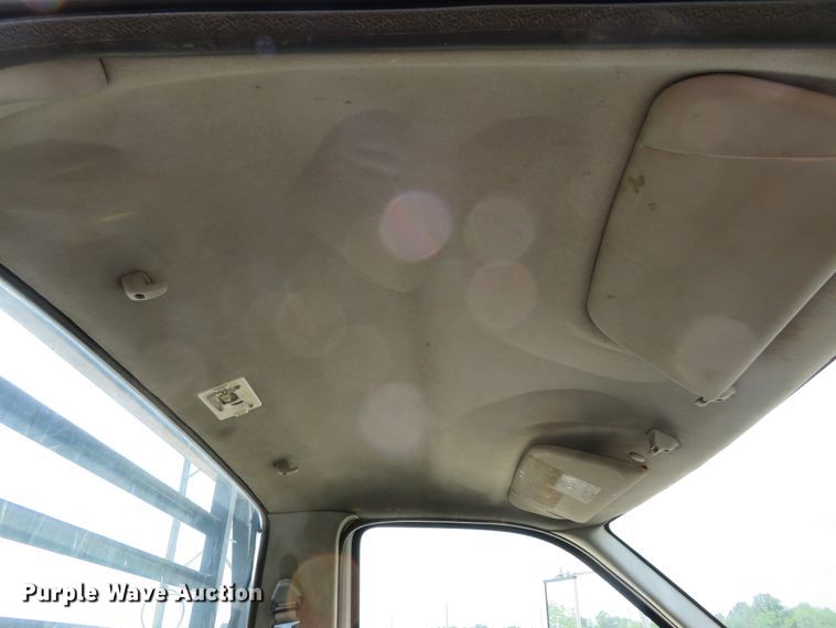 image for item FP9328 2000 Ford F750 Super Duty  flatbed truck