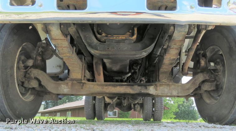 image for item FP9328 2000 Ford F750 Super Duty  flatbed truck