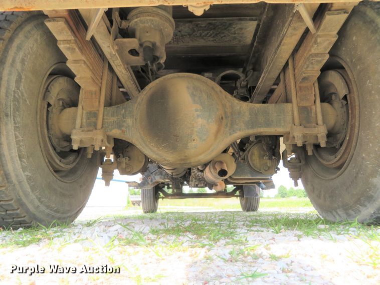 image for item FP9328 2000 Ford F750 Super Duty  flatbed truck