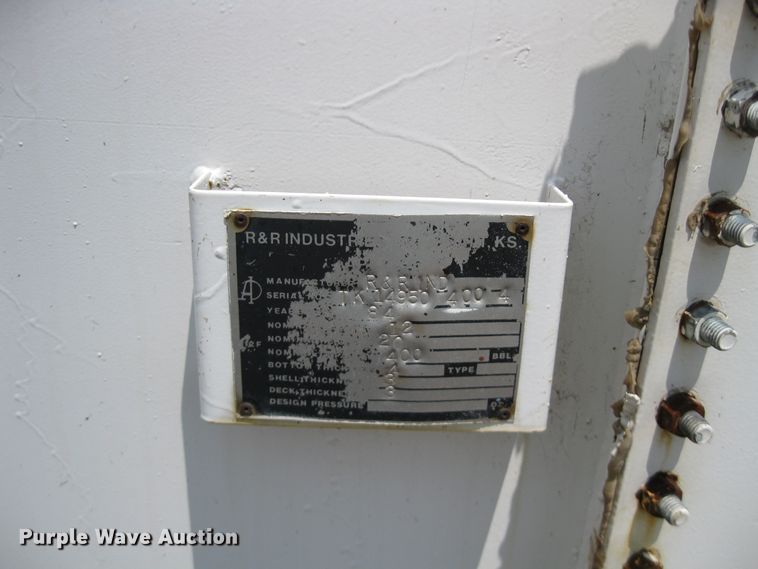 image for item GQ9705 (2) R&R oil tanks