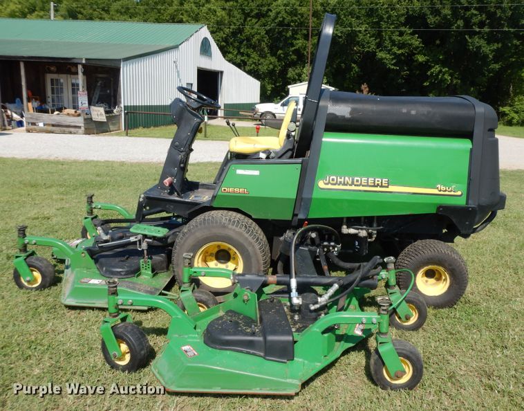 image for item HP9642 1999 John Deere 1600  commercial turf mower