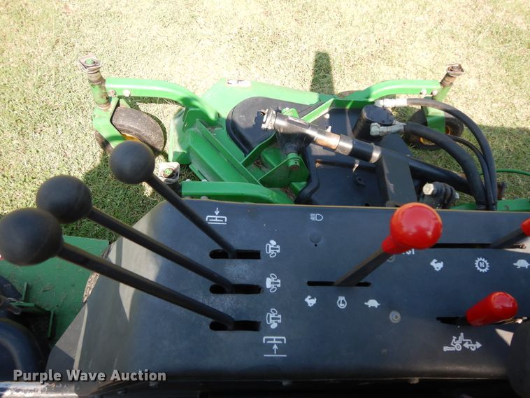 image for item HP9642 1999 John Deere 1600  commercial turf mower