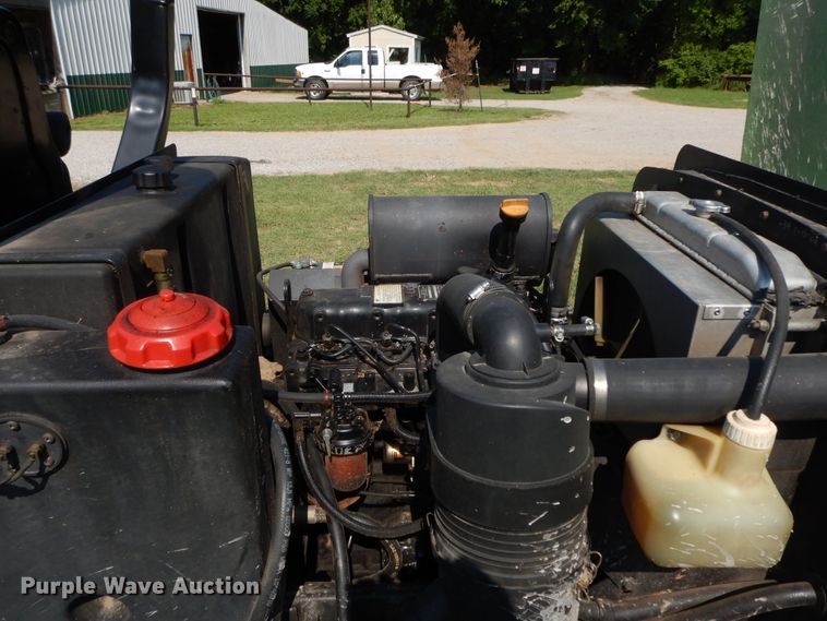 image for item HP9642 1999 John Deere 1600  commercial turf mower