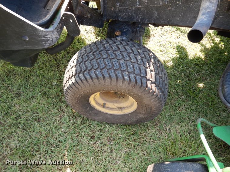 image for item HP9642 1999 John Deere 1600  commercial turf mower