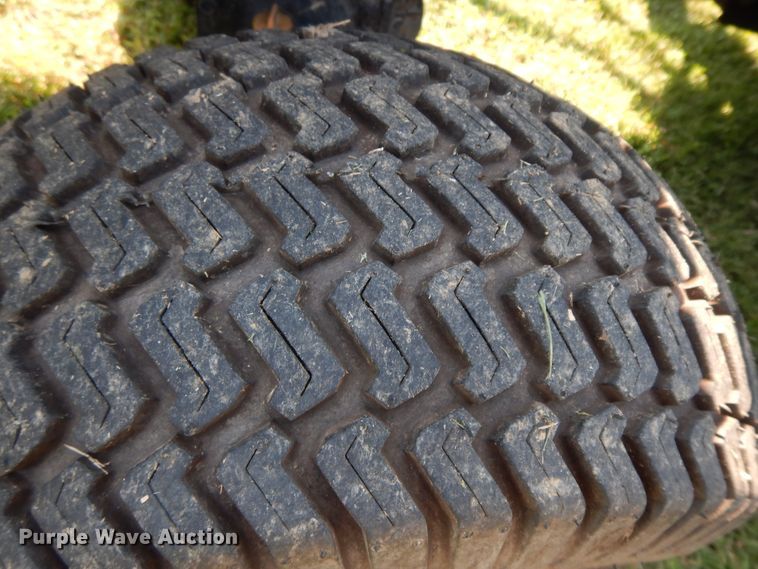 image for item HP9642 1999 John Deere 1600  commercial turf mower