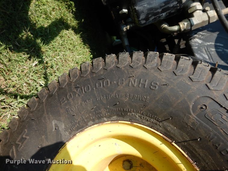 image for item HP9642 1999 John Deere 1600  commercial turf mower