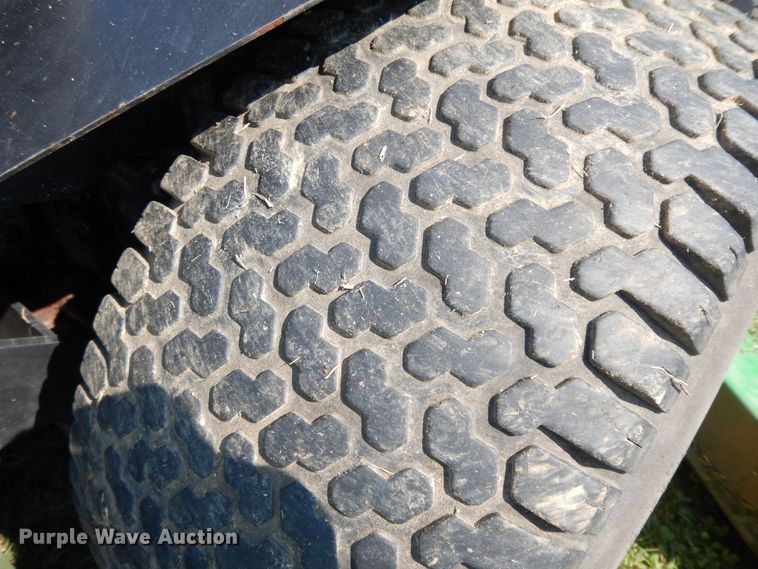 image for item HP9642 1999 John Deere 1600  commercial turf mower