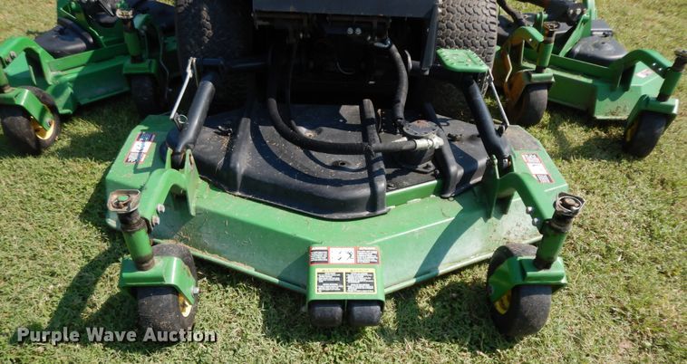 image for item HP9642 1999 John Deere 1600  commercial turf mower