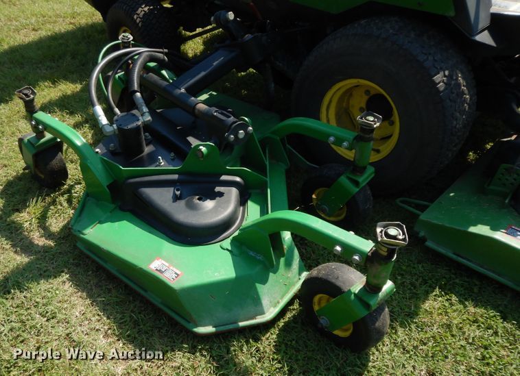 image for item HP9642 1999 John Deere 1600  commercial turf mower